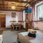 Rum i privatbostad Nasza - I